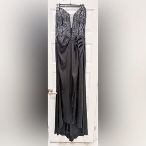GLO Elegant Black Maxi Skirt